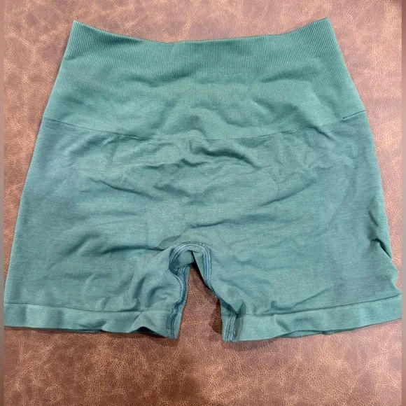 Alphalete shorts - green - Picture 2 of 2